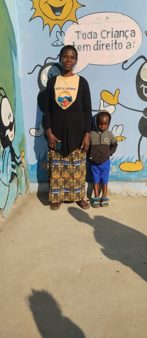 Mãe e filho atendidos pela escolinha